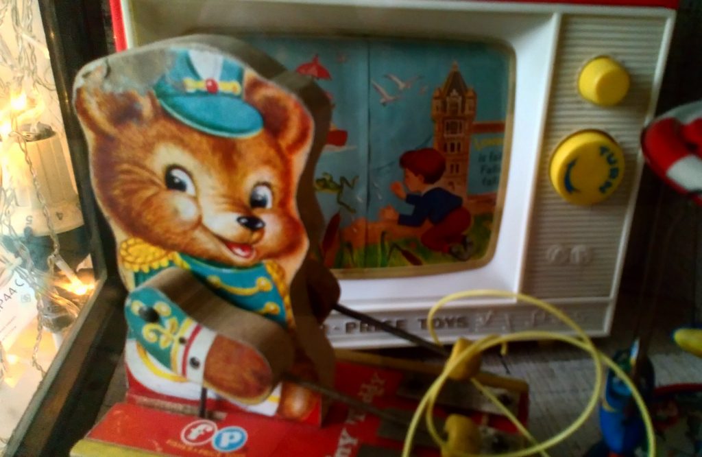 toy TV (and bear)